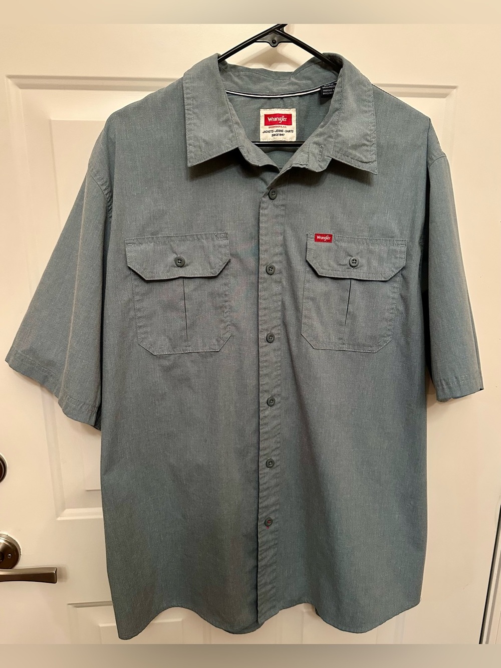 Men’s XL Blue Green Short Sleeve Button Up Shirt